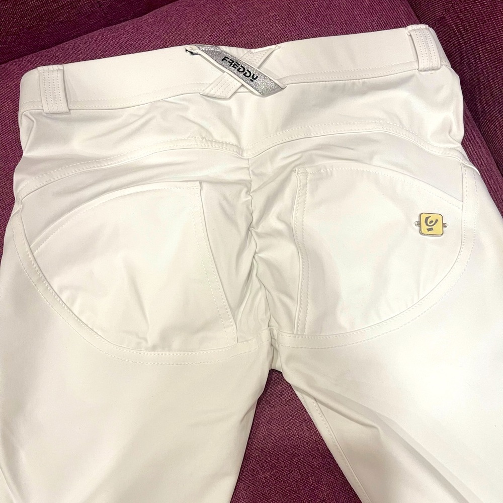 Gorgeous Freddy’s WRUP - White